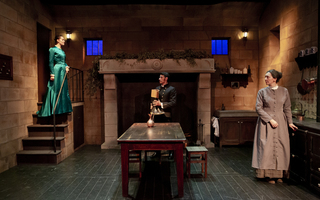 Rapport de forces au Salon de Théâtre