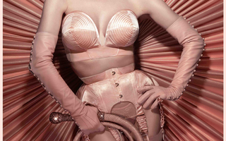 Le concert de Dita Von Teese ,"Glamonatrix", reporté en mai 2022 au Théâtre Fémina