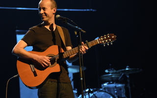 Frédéric Fromet chante l'amour